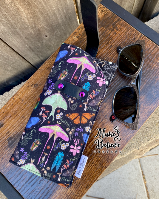 Cottagecore Bugs Glasses Sleeve