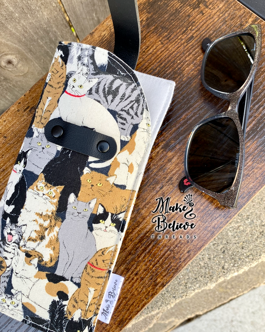 Japanese Canvas Neutral Cats Glasses Sleeve