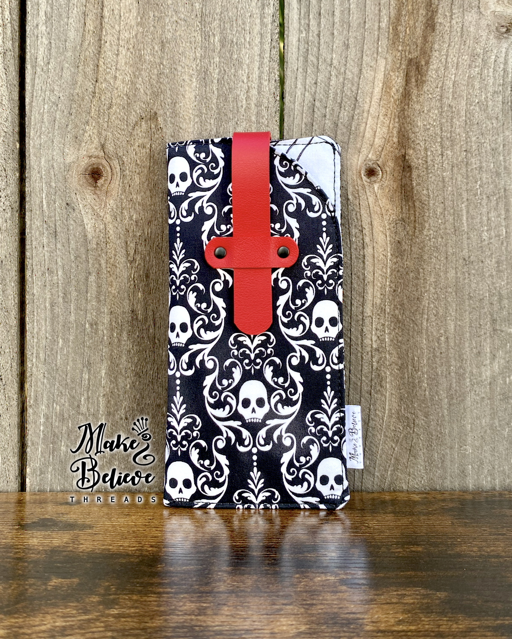 Damask Skulls Glasses Sleeve