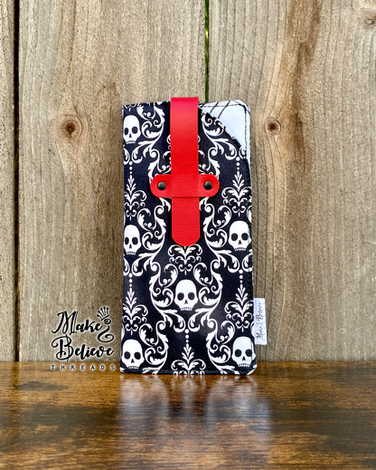 Damask Skulls Glasses Sleeve