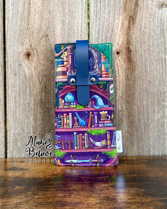 LOTR Bookshelf Glasses Sleeve
