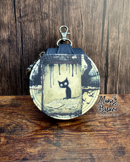 Letter-Reading Kitty Circle Pouch with Clip