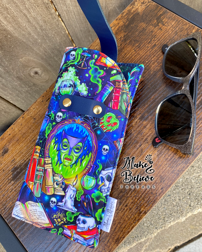 Magic Mirror Apothecary Glasses Sleeve