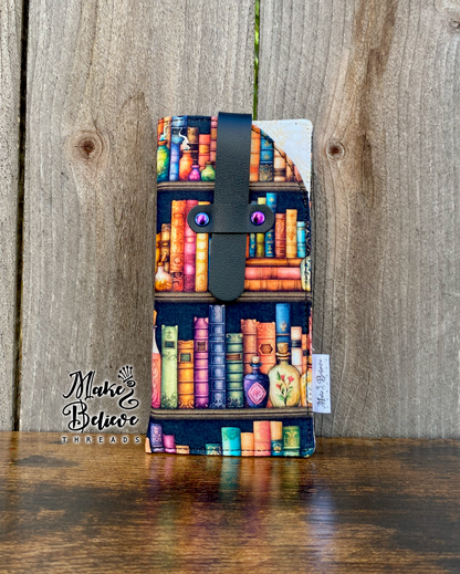 Witchy Bookshelf Glasses Sleeve